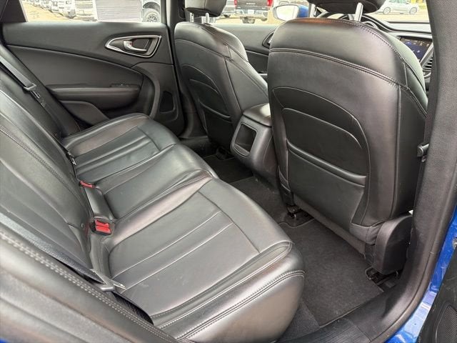 2017 Chrysler 200 Limited Platinum