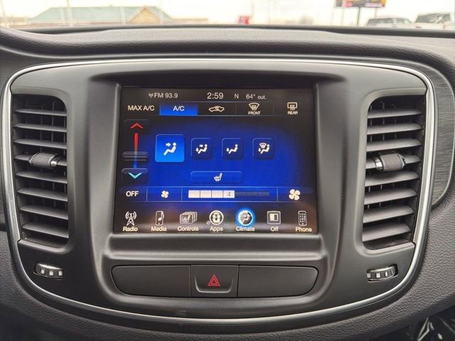 2017 Chrysler 200 Limited Platinum