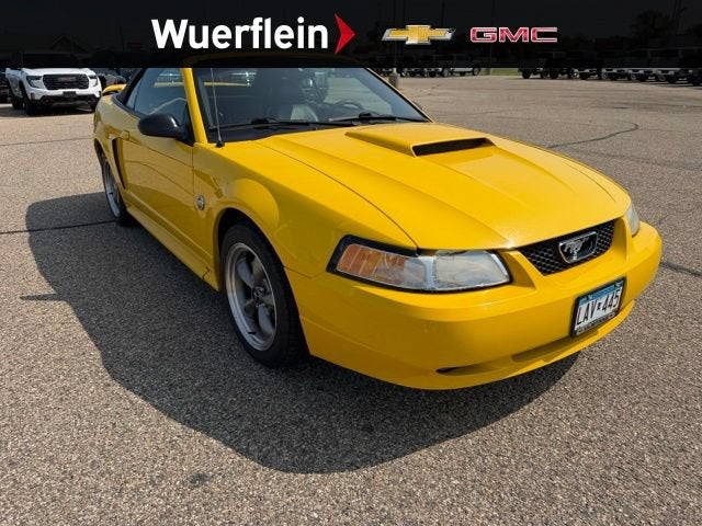 2004 Ford Mustang GT Deluxe