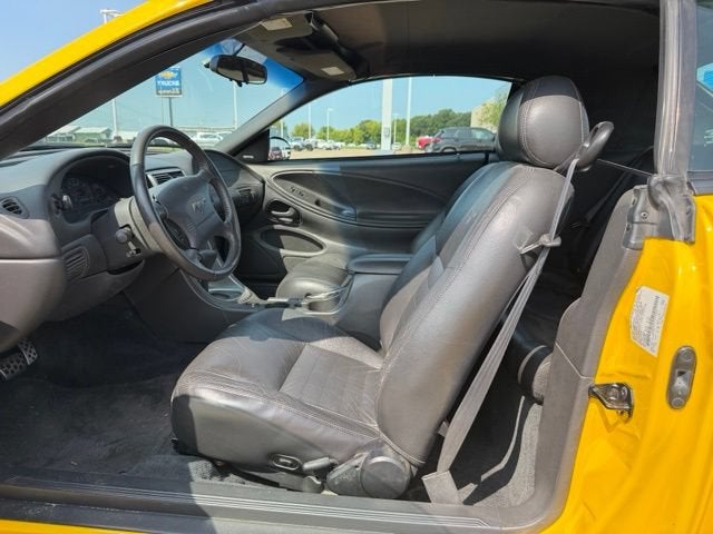 2004 Ford Mustang GT Deluxe