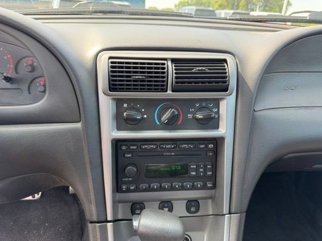 2004 Ford Mustang GT Deluxe