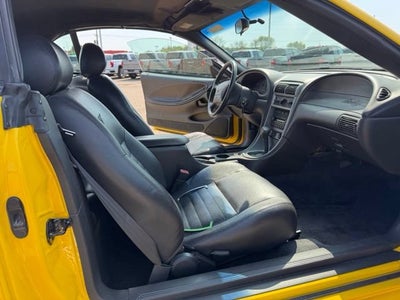 2004 Ford Mustang GT Deluxe