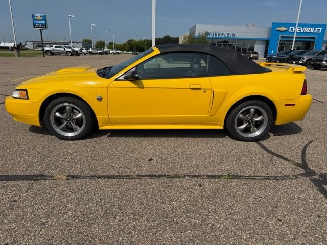 2004 Ford Mustang GT Deluxe