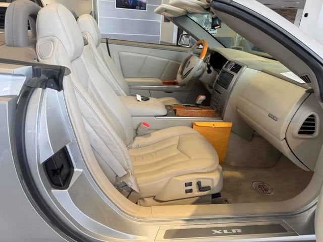 2005 Cadillac XLR BASE