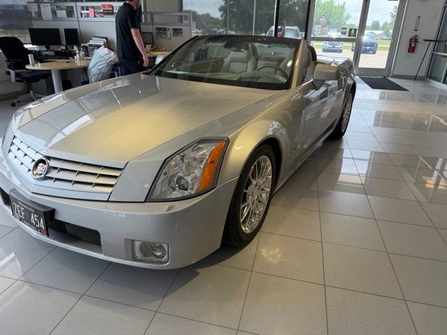 2005 Cadillac XLR BASE