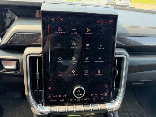 2025 GMC Yukon Elevation