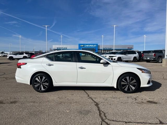 Used 2022 Nissan Altima SV with VIN 1N4BL4DW4NN417062 for sale in Albert Lea, Minnesota