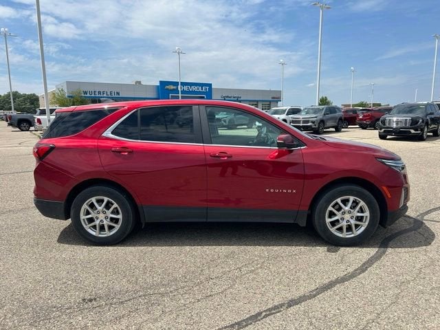 Used 2022 Chevrolet Equinox LT with VIN 3GNAXUEV6NL228971 for sale in Albert Lea, Minnesota