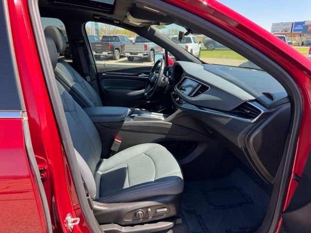 2022 Buick Enclave Essence