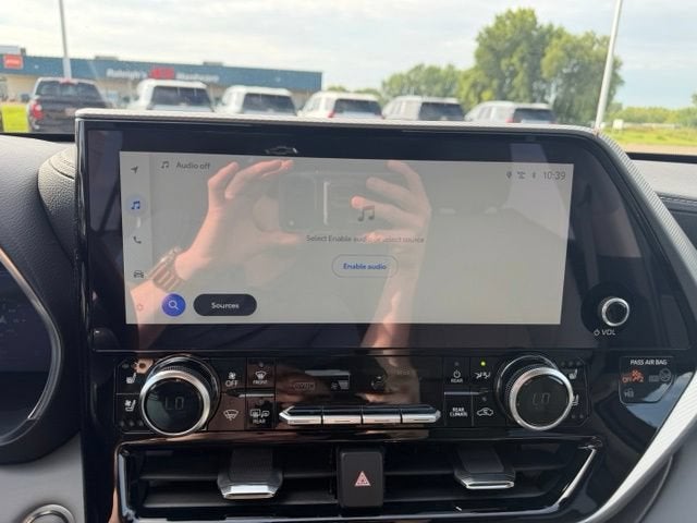 2025 Toyota Highlander LE