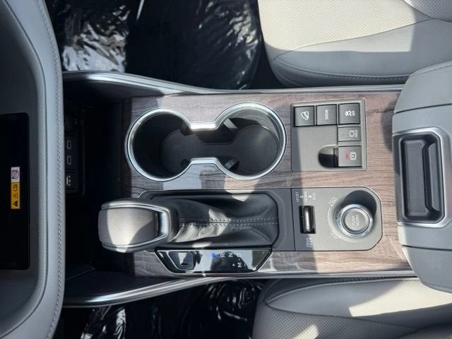 2025 Toyota Highlander LE