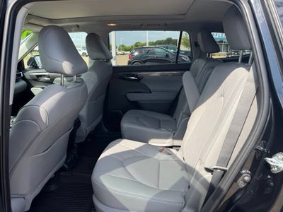 2025 Toyota Highlander LE