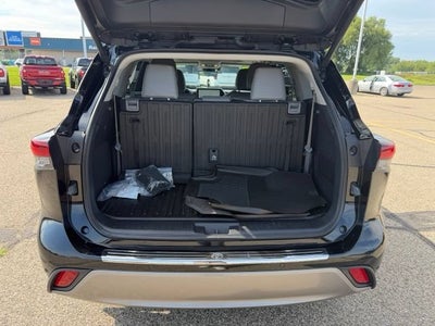 2025 Toyota Highlander LE