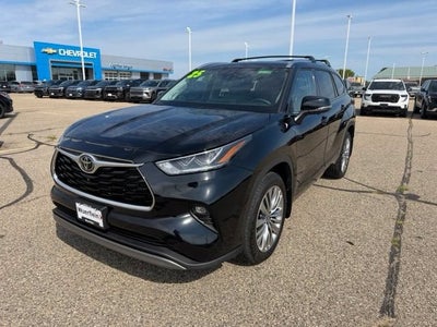 2025 Toyota Highlander LE